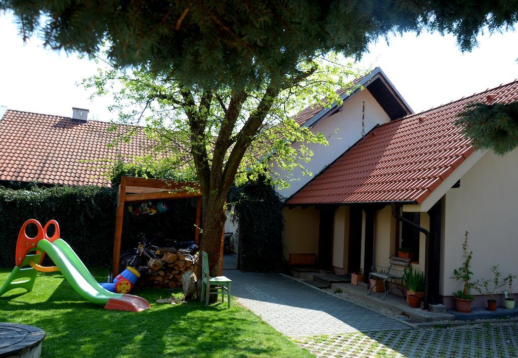 Hotel Penzion04 Trzeboń Zewnętrze zdjęcie